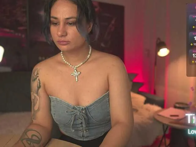 MiraWair – webcam model profile photo