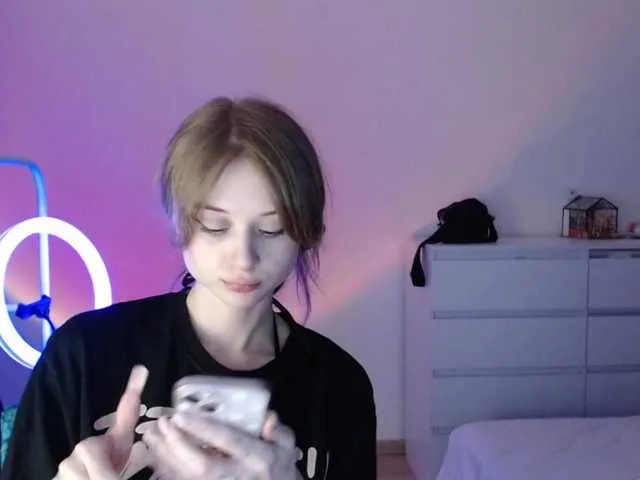 mnepohuyy – webcam model profile photo