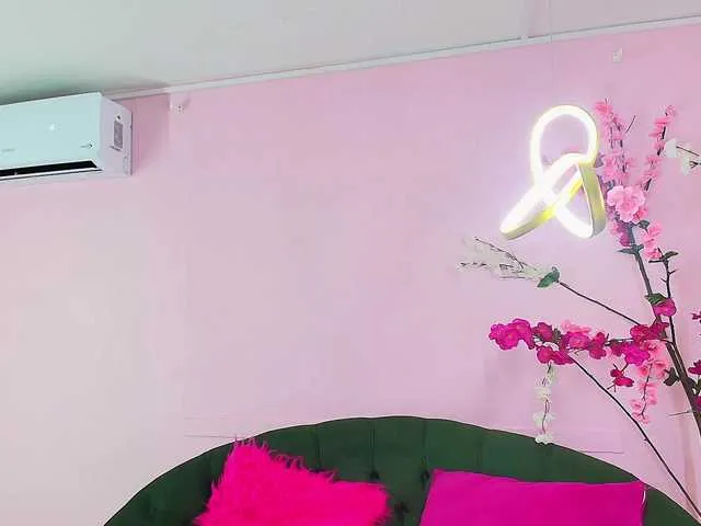 SCARLETTE04 – webcam model profile photo