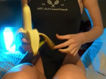 yournaughtymiss – webcam model profile photo