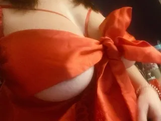 BustyBellaXoX – webcam model profile photo