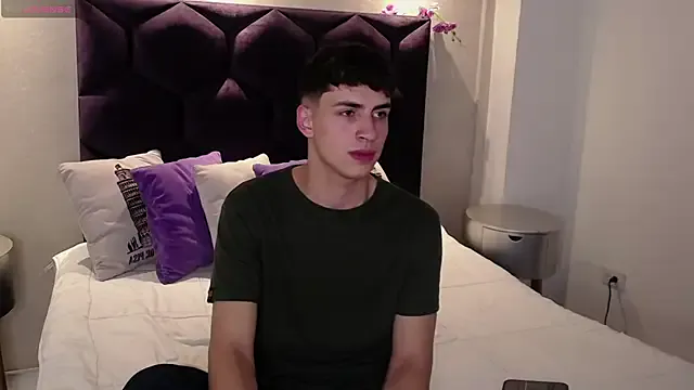 AdrianRinaldi – webcam model profile photo