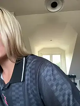 auriangel – webcam model profile photo