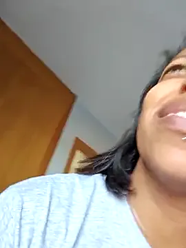 Goldenlace – webcam model profile photo