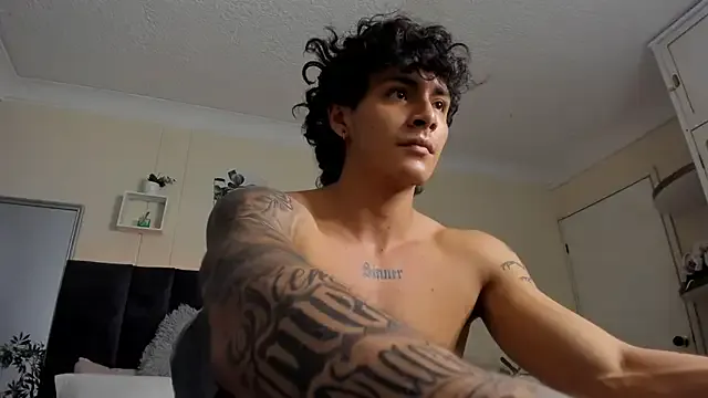 Leo_santoro – webcam model profile photo