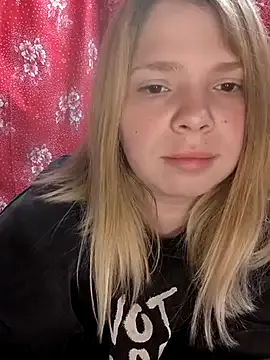 Zuli_Kiska – webcam model profile photo